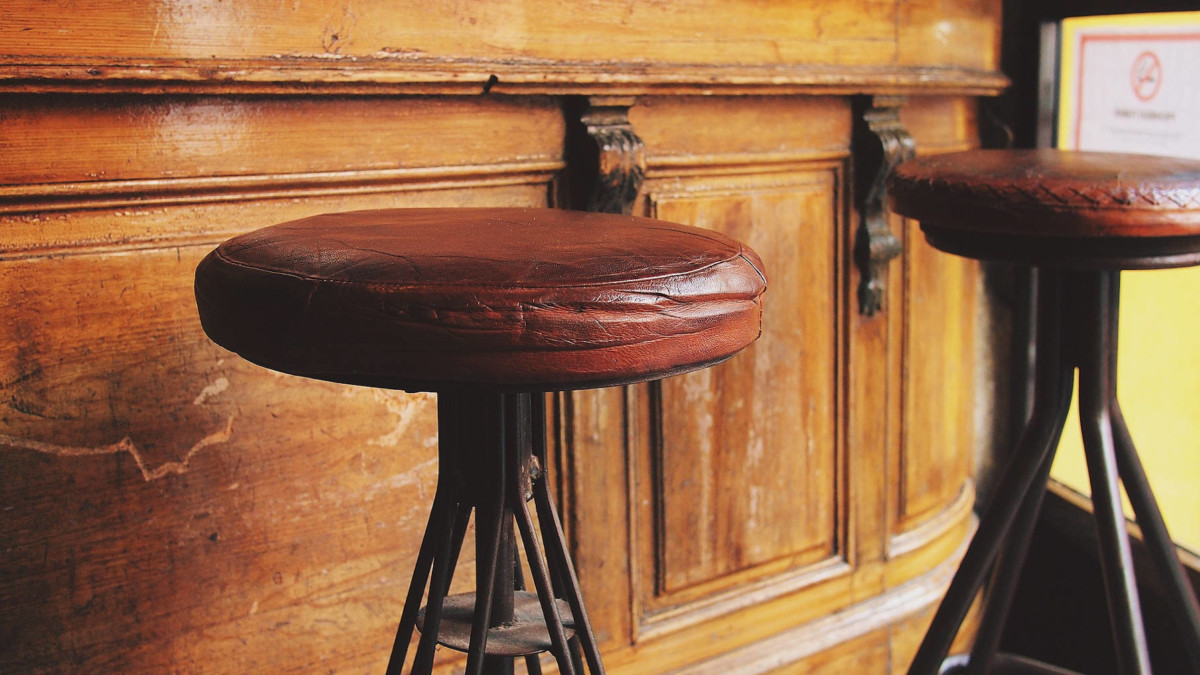 bar-stool Ask the Bartender: Should I Use a Page Builder or Wait for Block Themes? design tips 